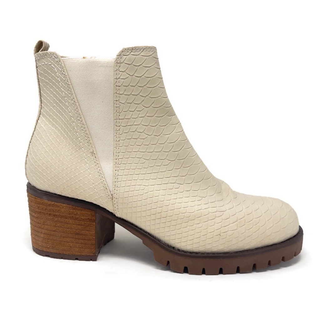 MIA Cream SnakeSkin Animal Print‎ Slip-on Round Toed Heeled Ankle Boot, Size 10
